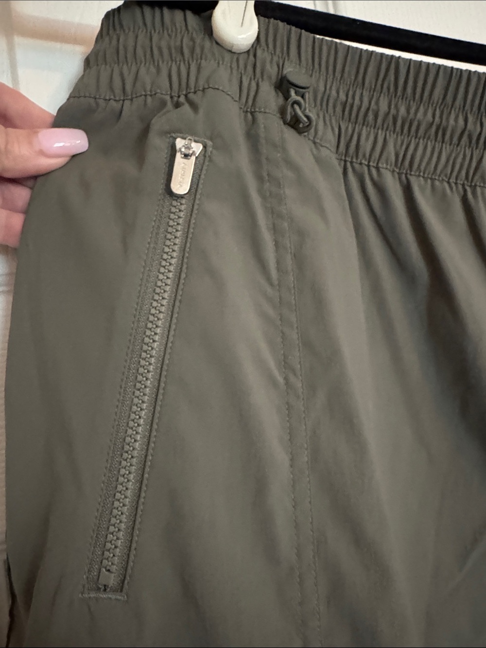 Athleta Olive Green Wide Leg Cargo Pants - Picture 2 of 6
